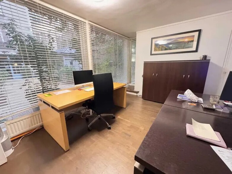 Office in Paris for sale - Interior Photo - Image 3 of 4