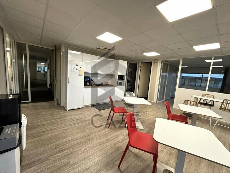 Office in Floirac to rent - Interior Photo - Image 3 of 16