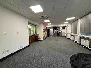 45-47 Commercial Rd, Totton to rent Interior Photo- Image 1 of 8