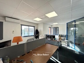 Light Industrial in Chassieu to rent Interior Photo- Image 1 of 5