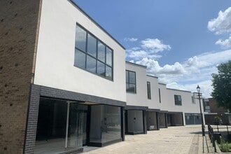 17 Riverside Walk, Thetford to rent Building Photo- Image 2 of 6