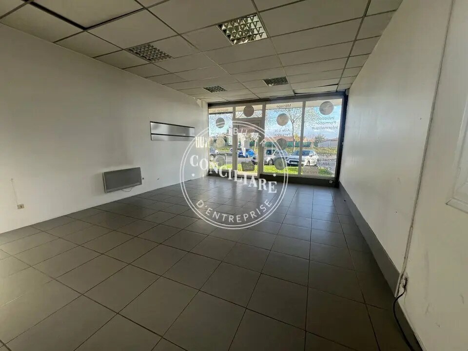 97 Route De Lombez, Plaisance-du-Touch to rent Building Photo- Image 1 of 5