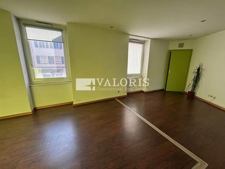 Office in Tassin-la-Demi-Lune for sale - Building Photo - Image 3 of 7
