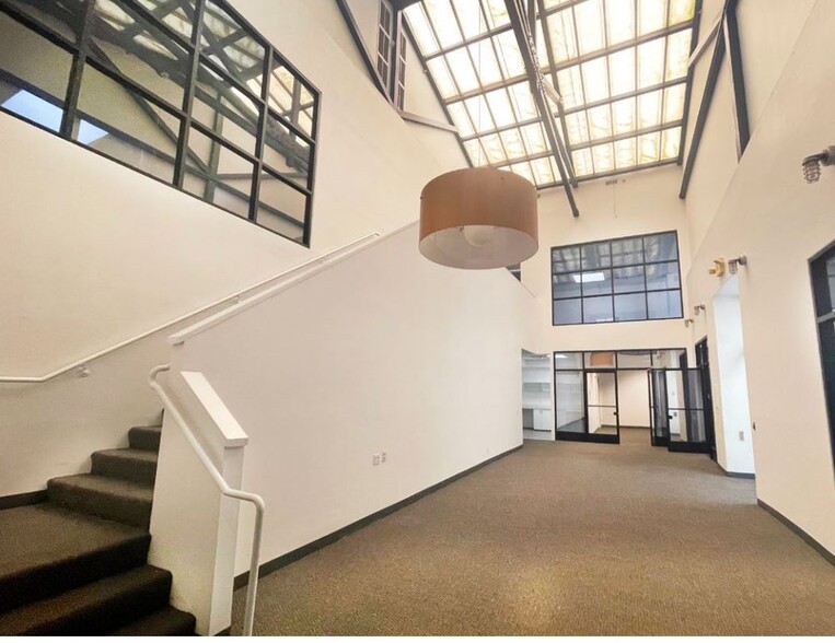 365 Vermont St, San Francisco, CA for rent - Interior Photo - Image 1 of 9