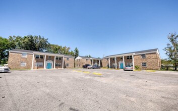 4513 General Mcarthur St, Moss Point, MS for sale Building Photo- Image 1 of 4