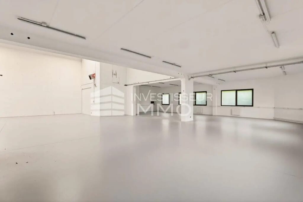 Location Local d'activités 341 m² à 518 m² - Photo 1