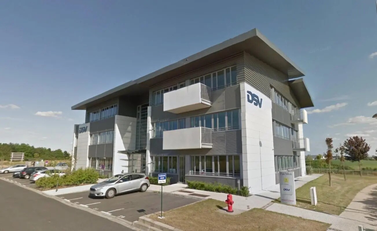 Office in Roissy-en-France to rent Building Photo- Image 1 of 6