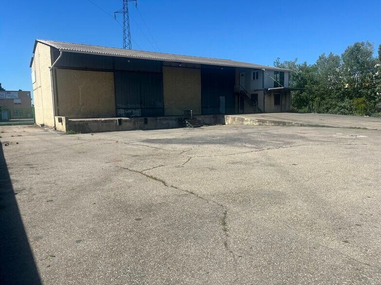 Light Industrial in PLAN-D'ORGON for sale - Building Photo - Image 3 of 11