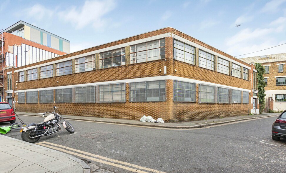 12-20 Rosina St, London for sale - Building Photo - Image 1 of 1