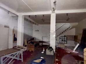 Retail in Paris to rent Interior Photo- Image 1 of 6