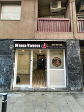 Retail in Barcelona, Barcelona to rent Interior Photo- Image 2 of 20