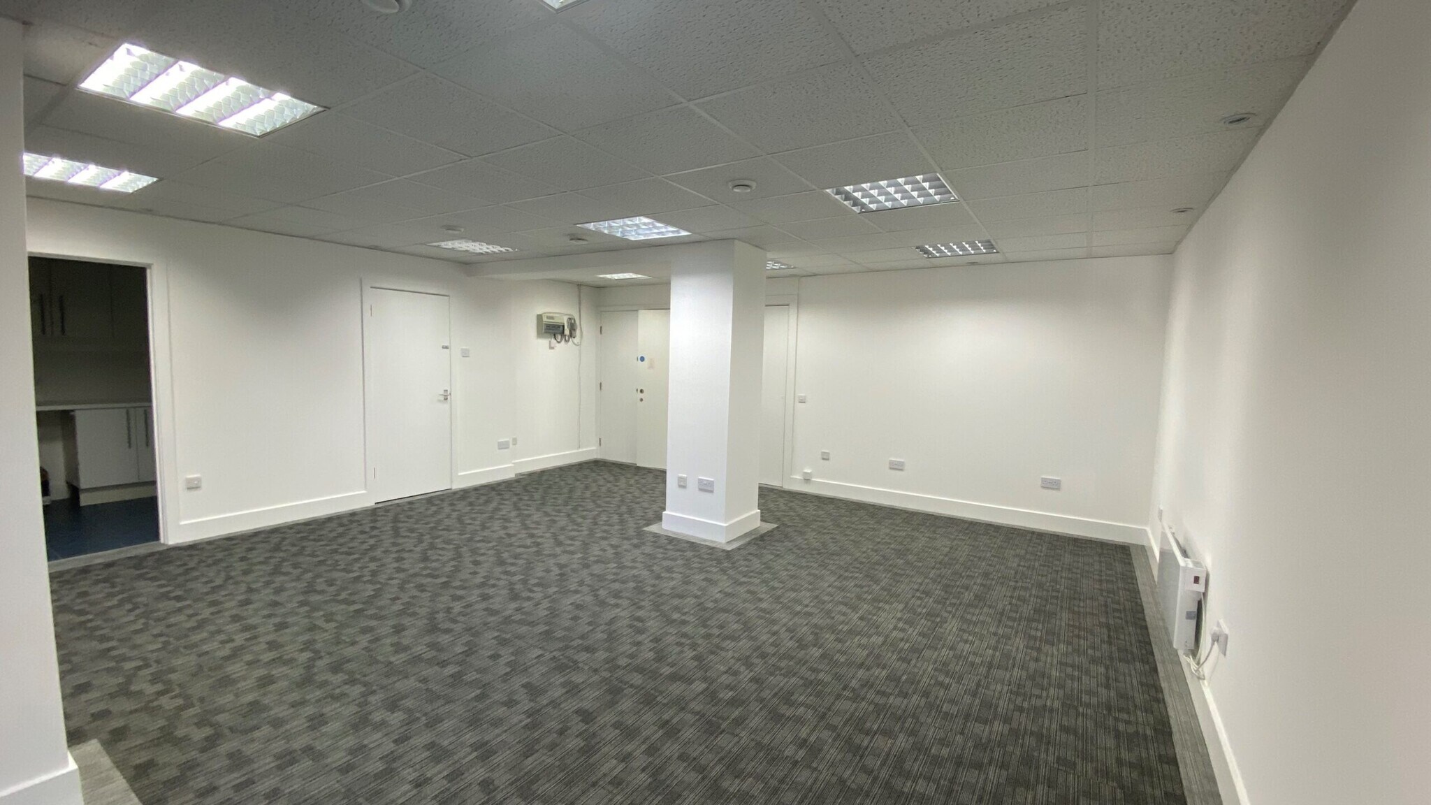 Empire Way, Wembley to rent Interior Photo- Image 1 of 4