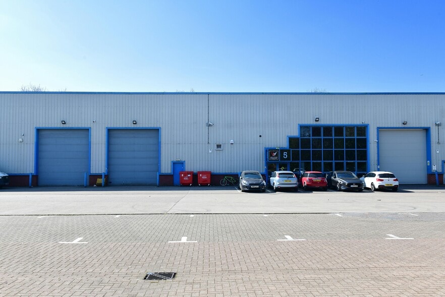 Bevan Way, Smethwick to rent - Building Photo - Image 2 of 8