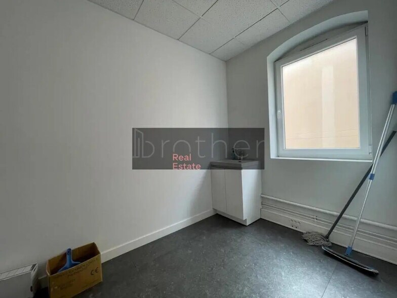 Office in Bruges to rent - Interior Photo - Image 3 of 7