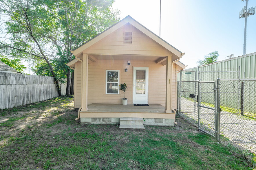 1528 S Walnut St, Wichita, KS for rent - Primary Photo - Image 1 of 32