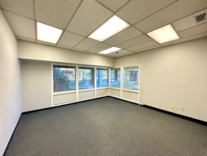 3002-3028 Beacon Blvd, West Sacramento, CA for rent Interior Photo- Image 1 of 5