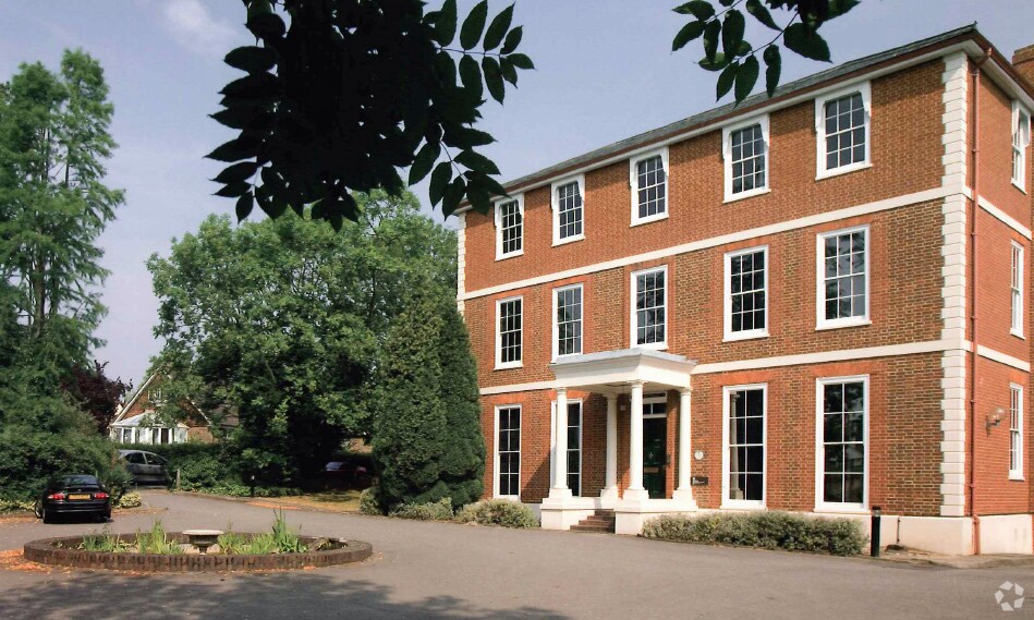 32 West Hill, Epsom KT19 8JD UK