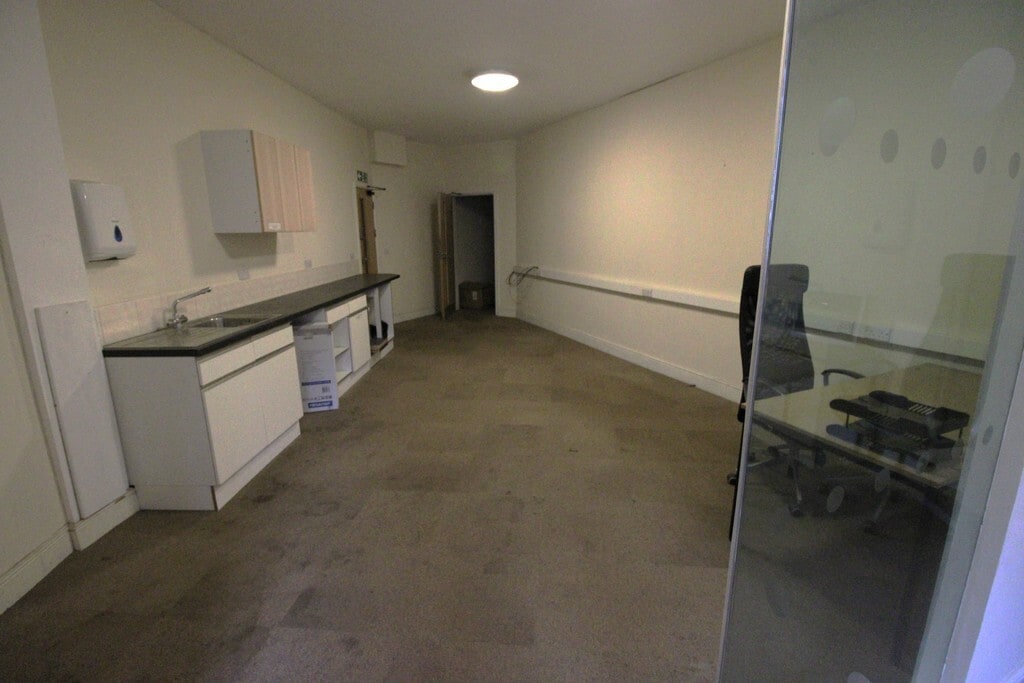 North Trade Rd, Battle to rent Interior Photo- Image 1 of 6