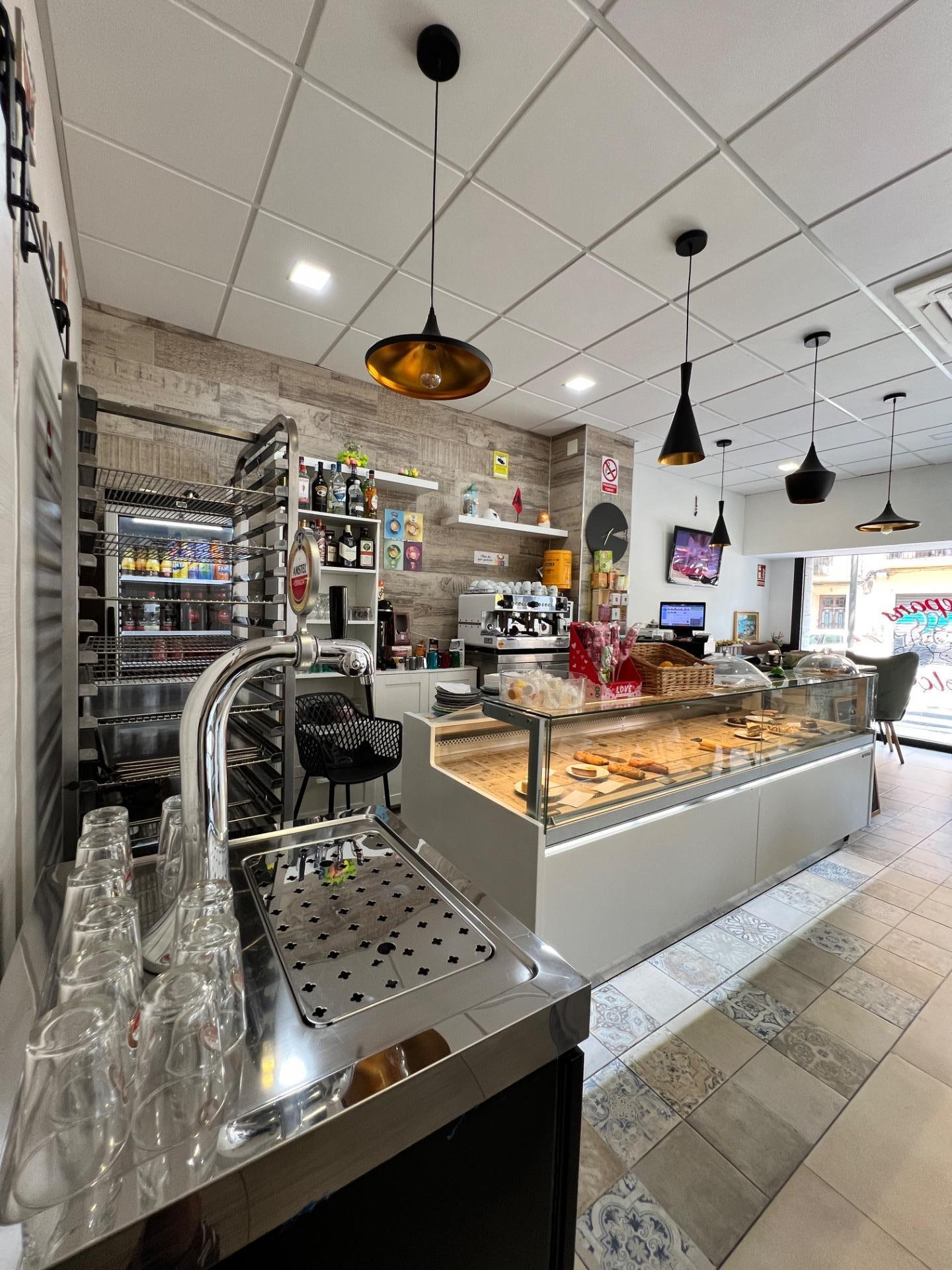 Retail in Tarragona, Tarragona to rent Interior Photo- Image 1 of 4