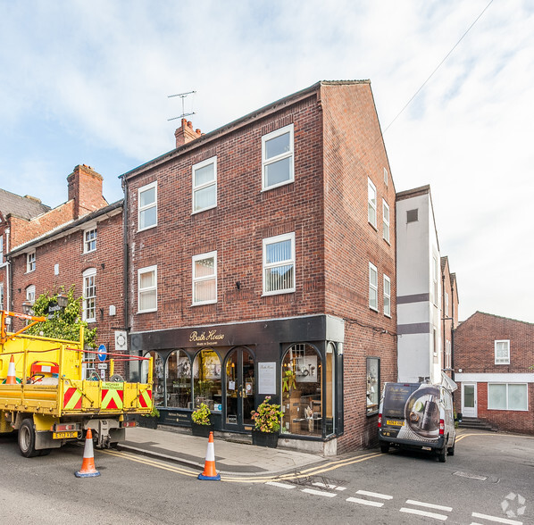 1 Old Market Pl, Knutsford for rent - Primary Photo - Image 1 of 3