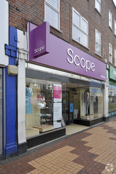 39 London Rd, Morden to rent - Building Photo - Image 3 of 3