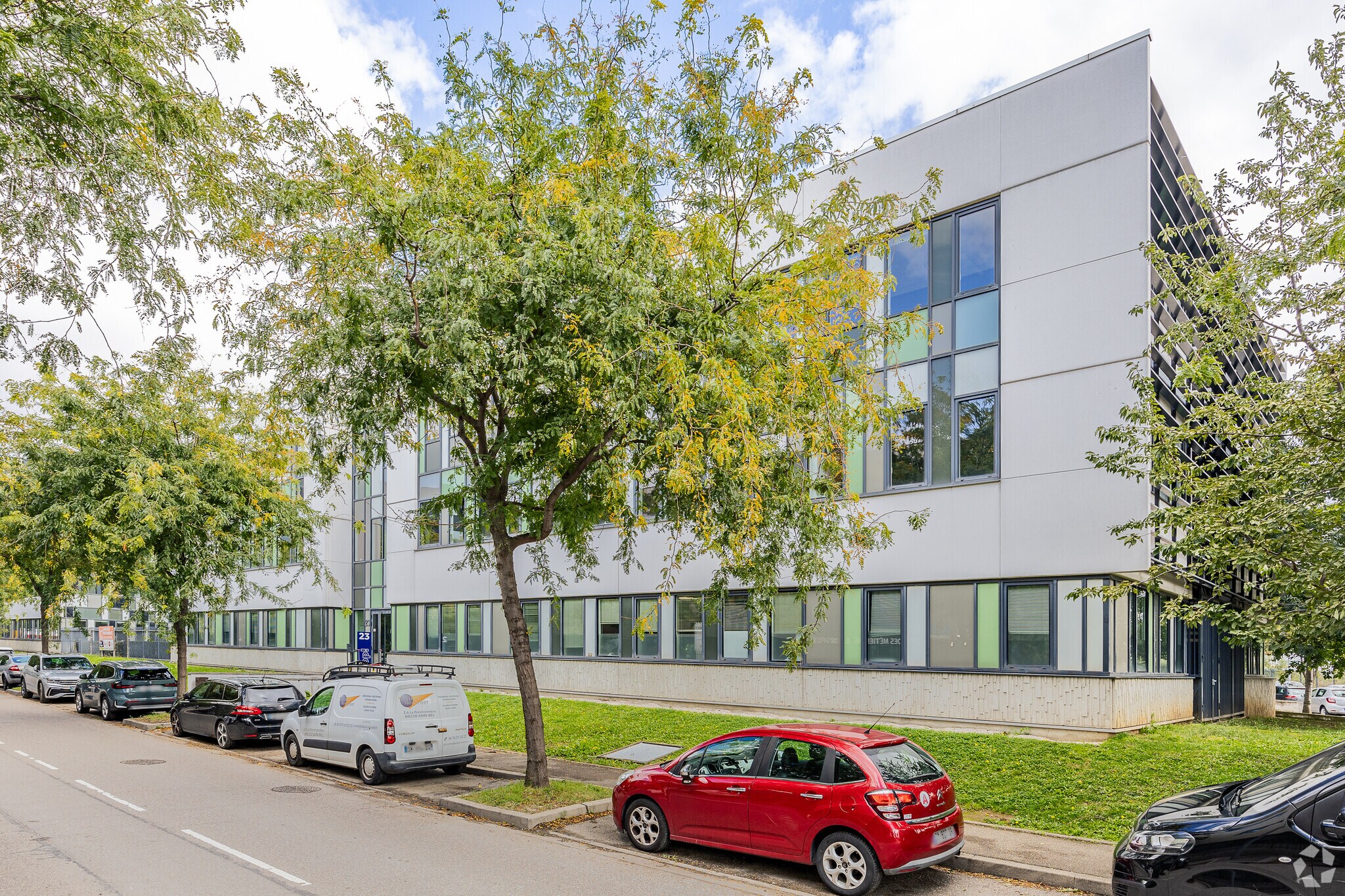 Office in Lyon to rent Primary Photo- Image 1 of 4