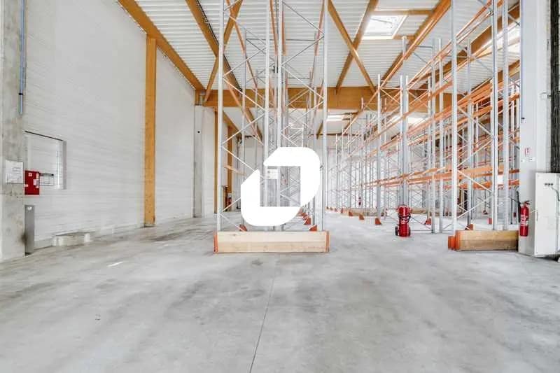 Office in Gonesse to rent Interior Photo- Image 1 of 15