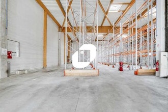 Office in Gonesse to rent Interior Photo- Image 1 of 15