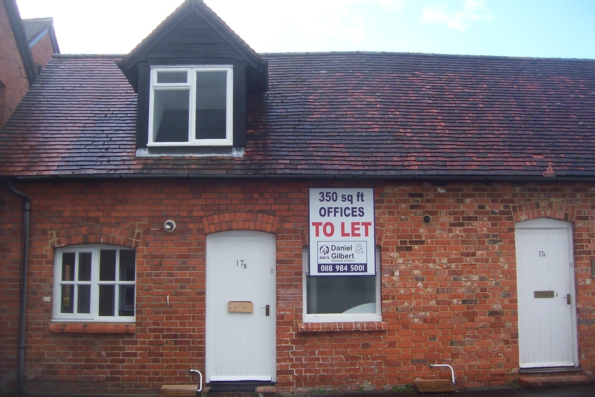 17 Reading Rd, Reading to rent Primary Photo- Image 1 of 2