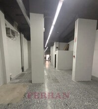 Retail in Barcelona, Barcelona to rent Interior Photo- Image 2 of 5