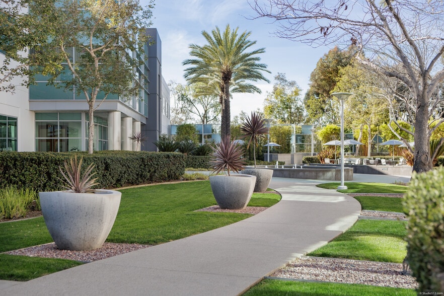15378 Avenue of Science, San Diego, CA to rent - Building Photo - Image 3 of 4