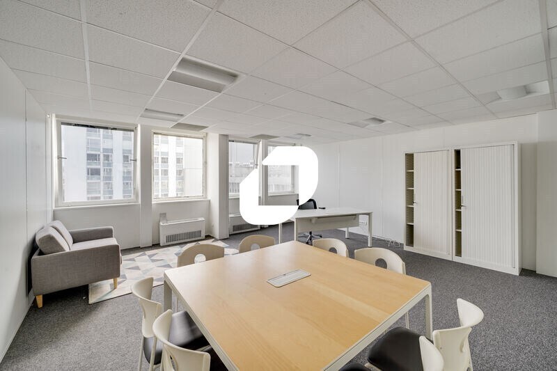 Office in Clichy to rent - Interior Photo - Image 3 of 4