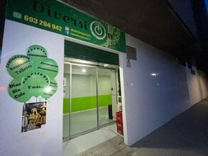 Retail in Madrid, Madrid to rent Interior Photo- Image 1 of 13