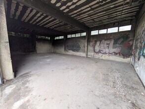 Walton Ter, Woking to rent Interior Photo- Image 2 of 2