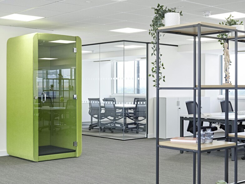 1 Station Sq, Bracknell to rent - Interior Photo - Image 2 of 7