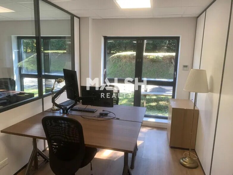 Office in Rillieux-la-Pape to rent - Interior Photo - Image 3 of 14