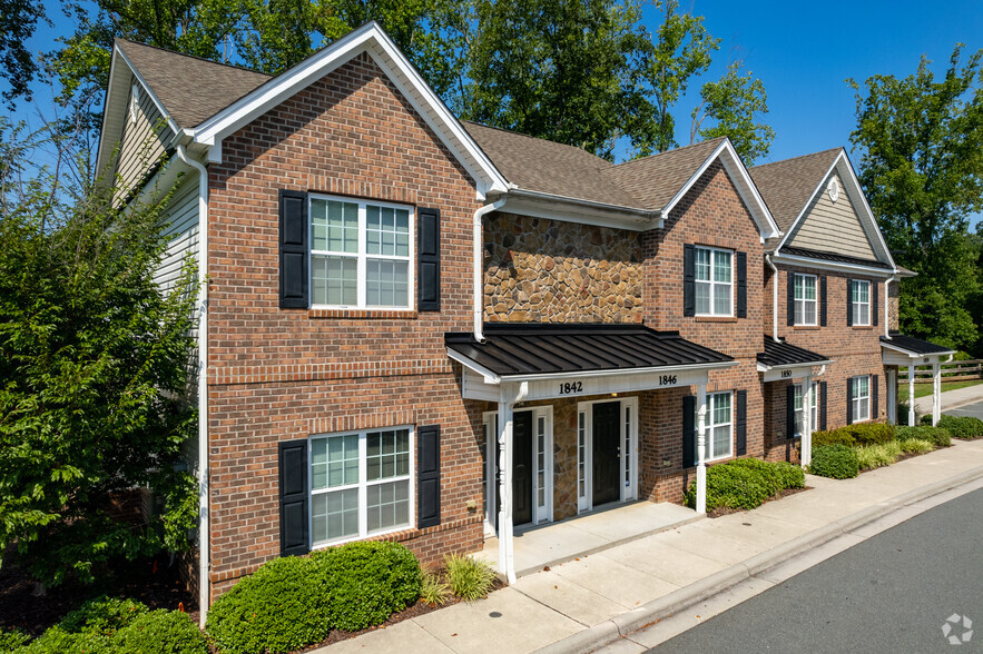 1831 Quantum Ln, Winston-Salem, NC for sale - Primary Photo - Image 1 of 1