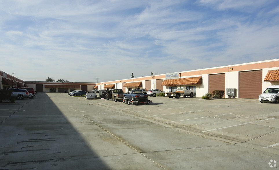 336 S Waterman Ave, San Bernardino, CA for rent - Building Photo - Image 3 of 13