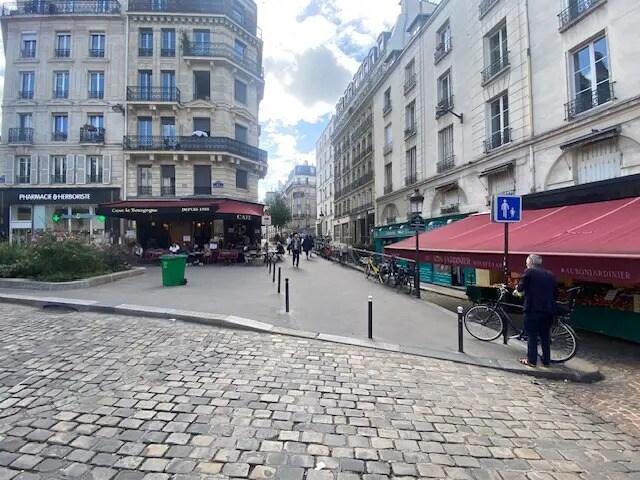 Retail in Paris to rent - Building Photo - Image 2 of 8