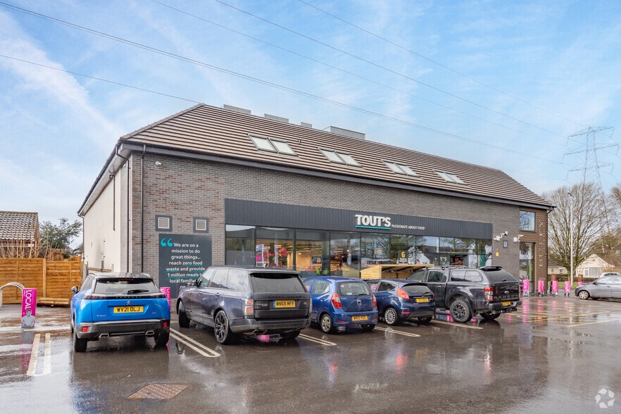 58 Main Rd, Cleeve to rent - Building Photo - Image 2 of 3