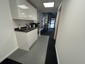 Church Rd, Plymouth to rent Interior Photo- Image 2 of 10