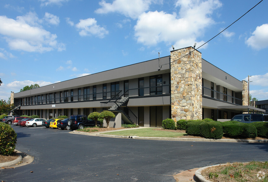 6755 Peachtree Industrial Blvd, Atlanta, GA for sale - Primary Photo - Image 1 of 1