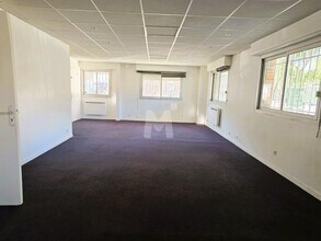 Office in Lisses to rent Interior Photo- Image 2 of 7