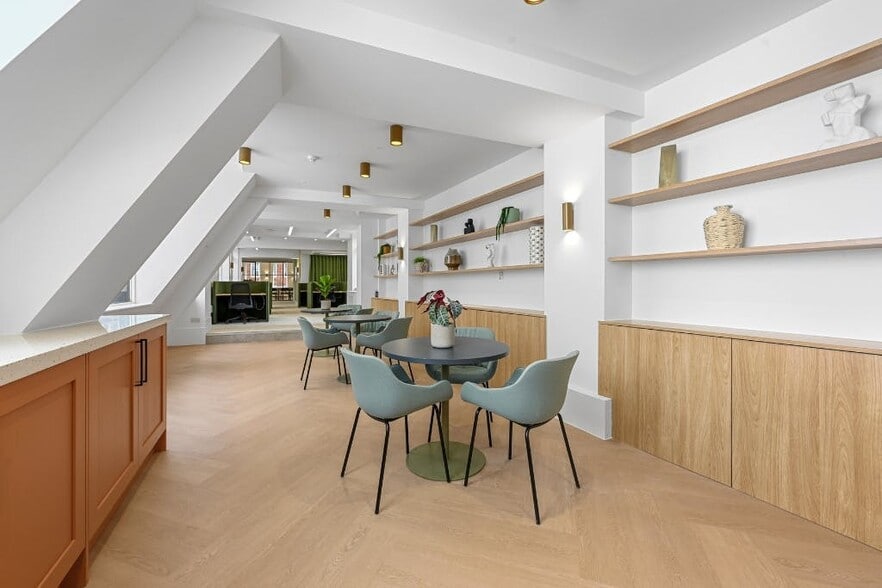 111-111A Wardour St, London to rent - Building Photo - Image 2 of 21