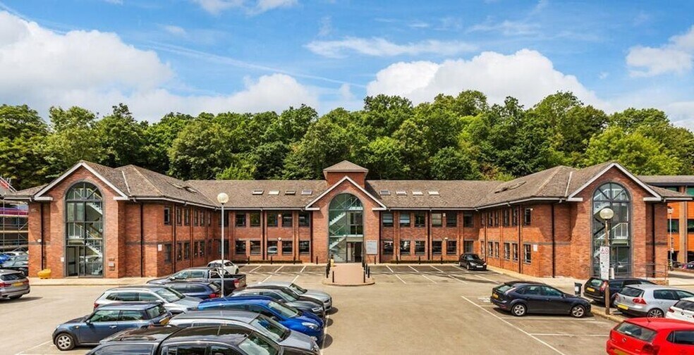 Mill Ln, Godalming to rent - Building Photo - Image 1 of 2