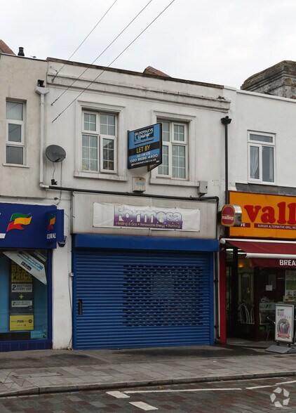 8 Chipstead Valley Rd, Coulsdon for sale - Building Photo - Image 1 of 1