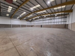 Dunfermline Ct, Milton Keynes to rent Interior Photo- Image 2 of 6
