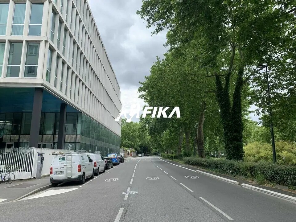 Office in Toulouse to rent Building Photo- Image 1 of 6