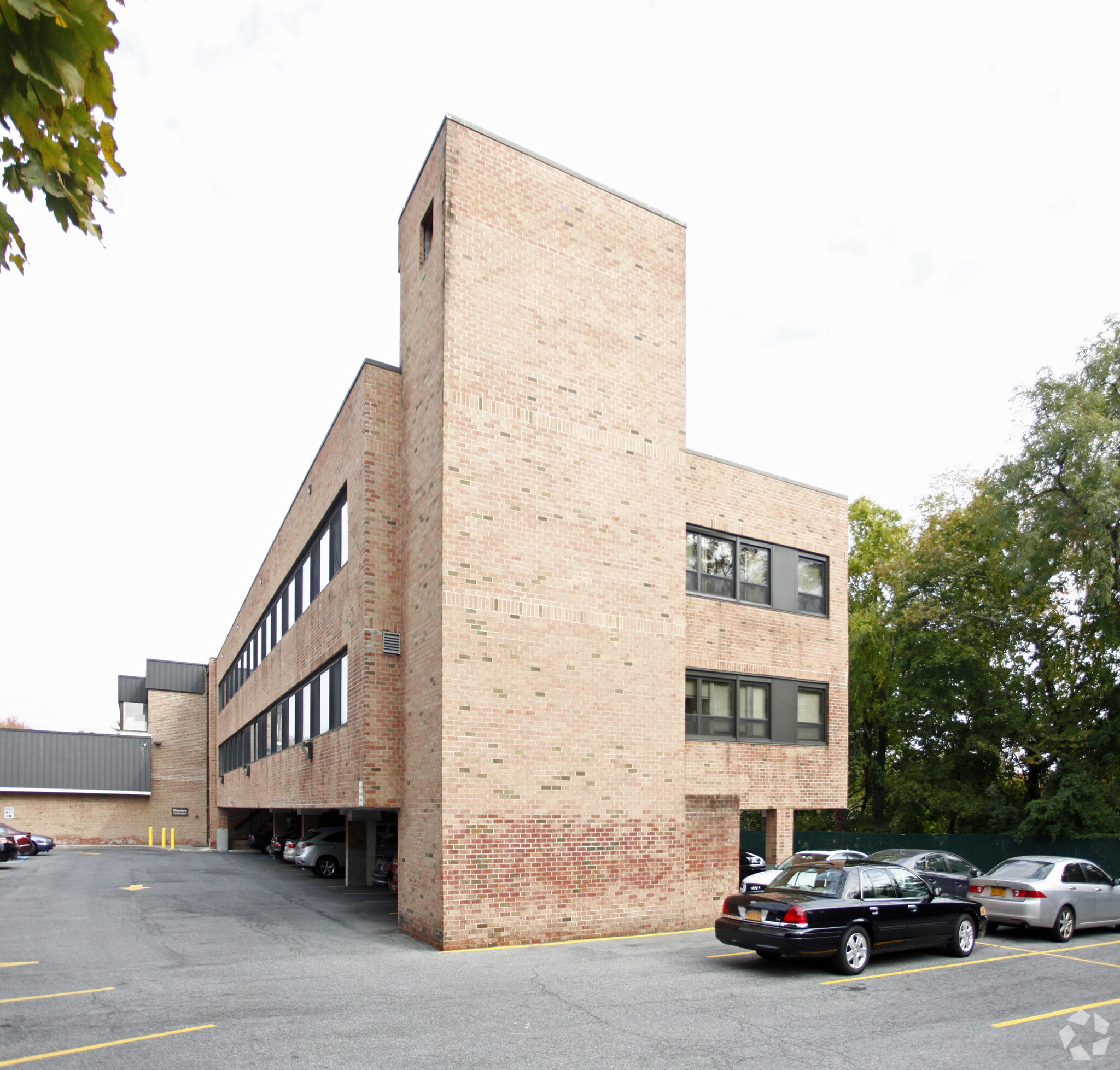 77 Quaker Ridge Rd, New Rochelle 10804 North Ridge Plaza