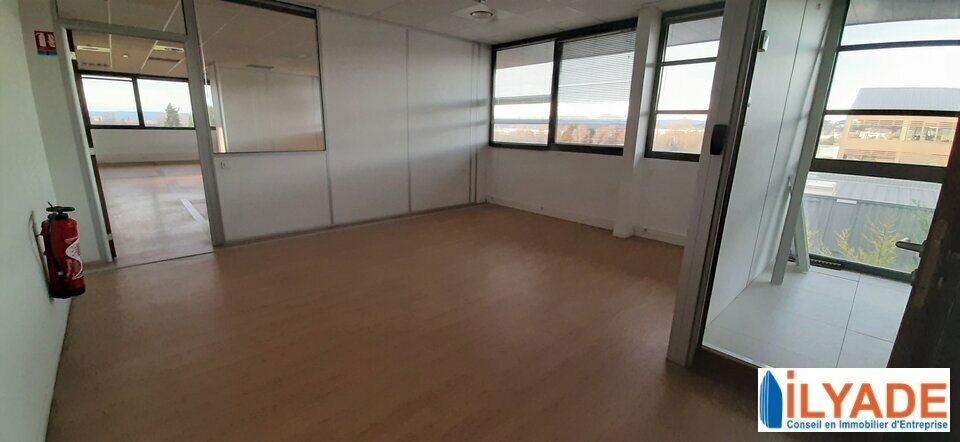 Office in Aix-en-Provence for sale Interior Photo- Image 1 of 11